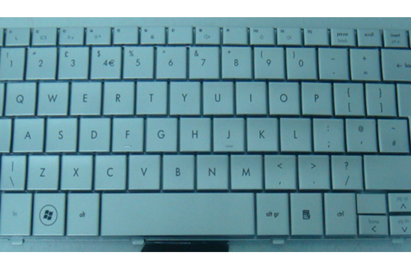 电脑键盘（工艺：成型-组装-涂装-镭雕）